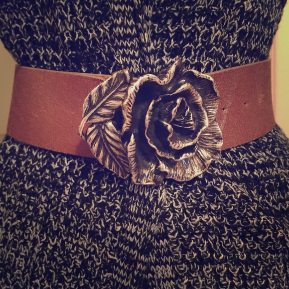 BCBGMAXAZRIA - Picture 3 of 8