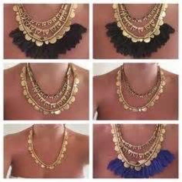 Stella & Dot Plume necklace