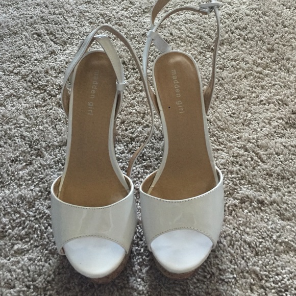 NEW Madden girl white platform sandals
