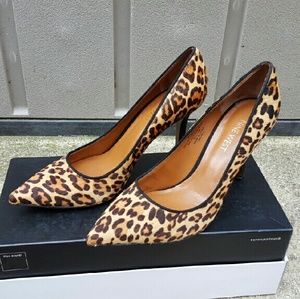Leopard print pumps