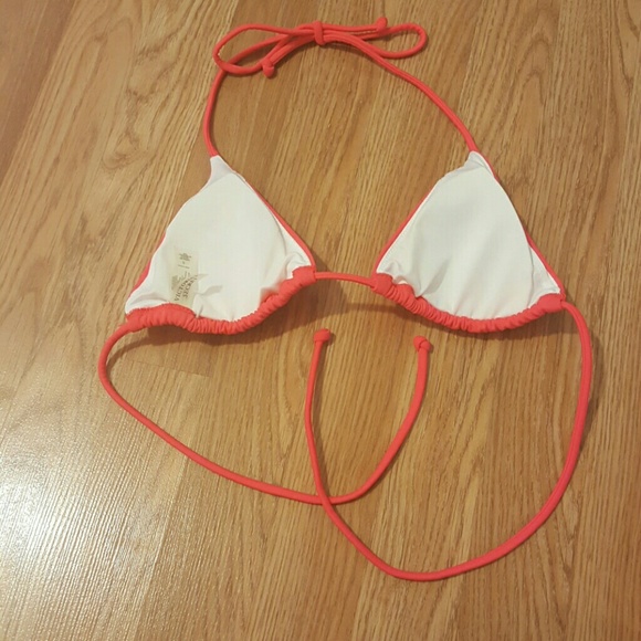 DONATED* 🌞 Victoria's Secret Swim Top - Picture 2 of 3