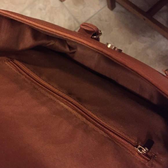 Handbag - Picture 3 of 4