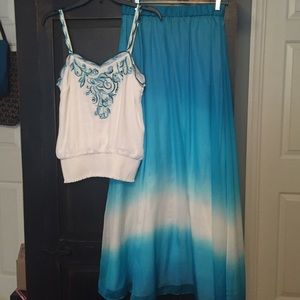 Get the top that goes with the skirt as a set!!