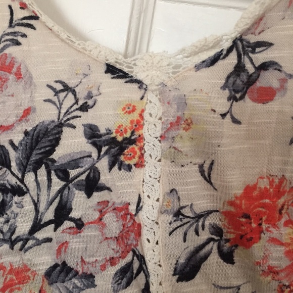 Urban Outfitters Kimchi Blue Floral Top - Picture 4 of 4