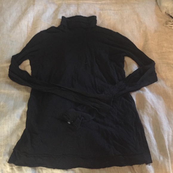 FLASH SALE lightweight turtleneck by juicy couture