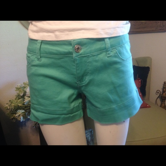 Celebrity pink-Jean shorts sz 9