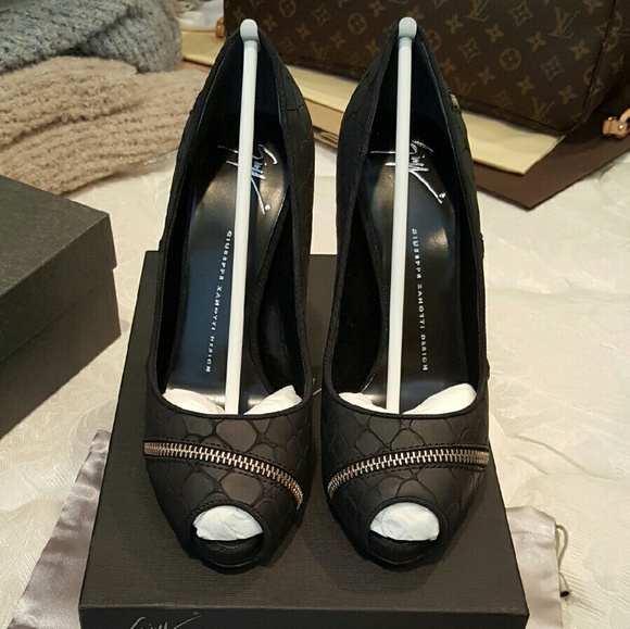SOLD Giuseppe Zanotti Black Zipper Heels 8.5 - NEW - Picture 2 of 3