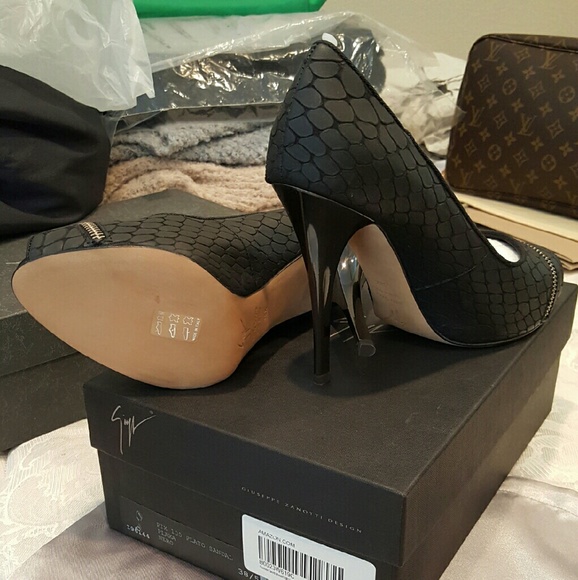 SOLD Giuseppe Zanotti Black Zipper Heels 8.5 - NEW - Picture 3 of 3