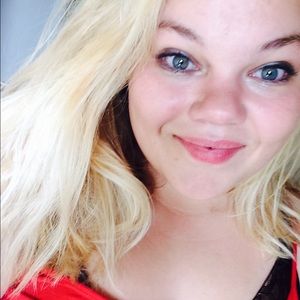 Meet your Posher, Leaha