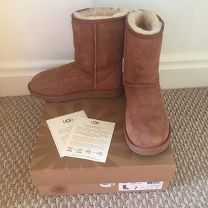UGG Classic Short Chestnut Boots