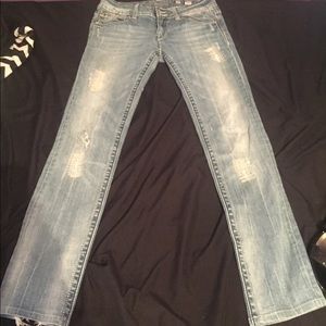 DISTRESSED MISS ME'S!! STRAIGHT LEG SIZE 29
