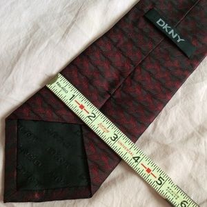 DKNY Accessories - DKNY Red Wine Arrow Print Tie Safe Yet Wild Stripe DKNY Accessories - DKNY Red Wine Arrow Print Tie Safe Yet Wild Stripe