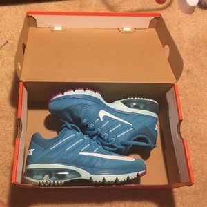Nike women's Air max Excellerate 4