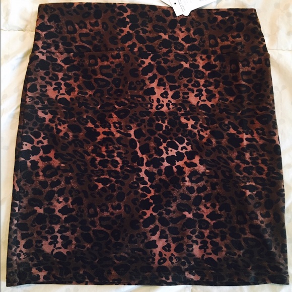 New Cotton On Leopard Print jersey stretch skirt - Picture 2 of 2