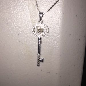 Beautiful 10 K white gold necklace