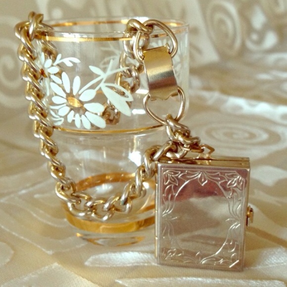 Vintage Locket Bracelet, Yellow Gold Finish - Picture 2 of 4