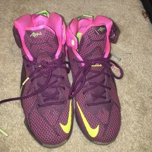 Nike lebrons