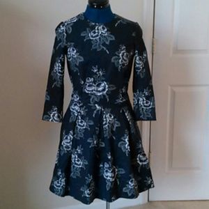 NWT Gap floral patterned dress in navy - size 2