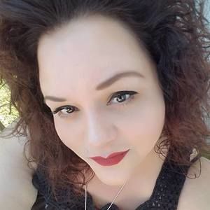 Meet your Posher, Debbie ron