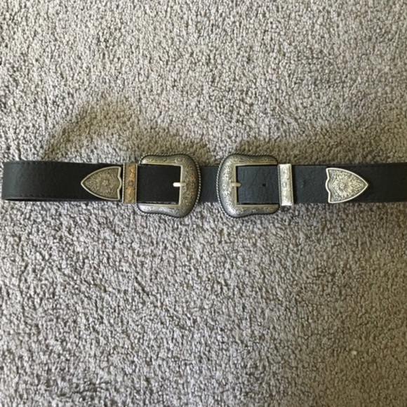 Double belt buckle