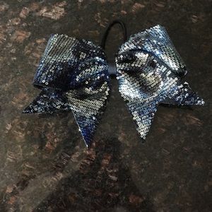 Cheer bow