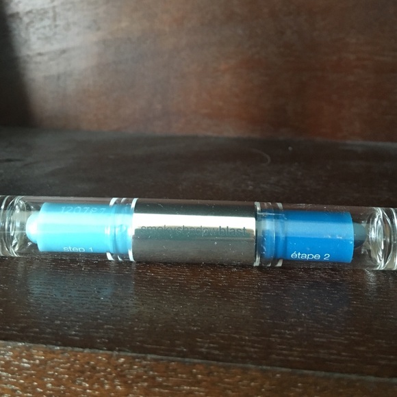 Covergirl smoky shadow blast