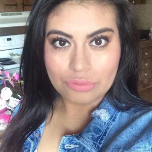 Meet your Posher, Yadira