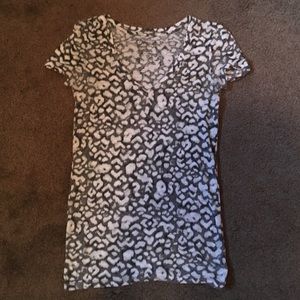 Gray and white leopard v-neck