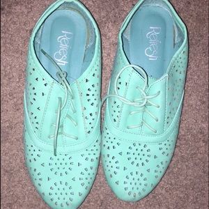 Mint shoes