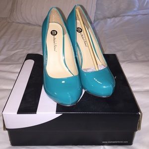 Brand New Michael Antonio Patent Teal Pumps Size 6