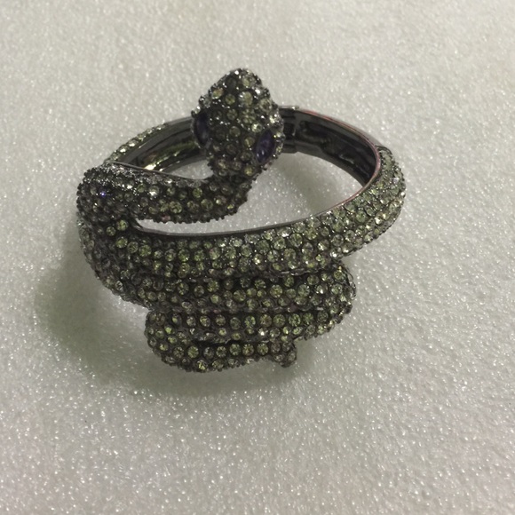 Betsey Johnson black label bracelet - Picture 2 of 4