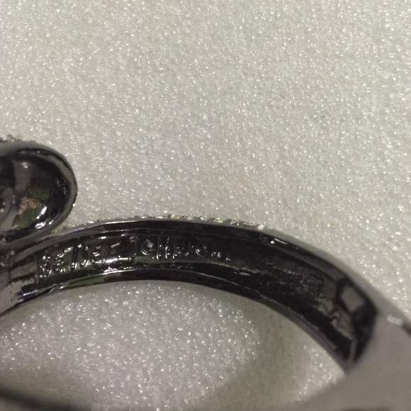 Betsey Johnson black label bracelet - Picture 3 of 4