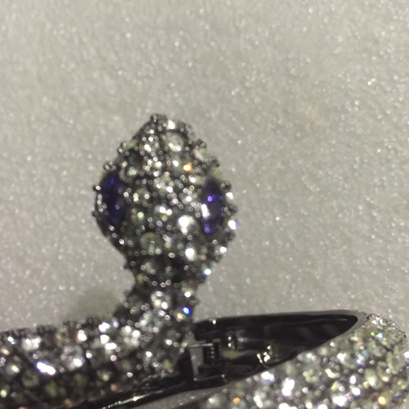 Betsey Johnson black label bracelet - Picture 4 of 4