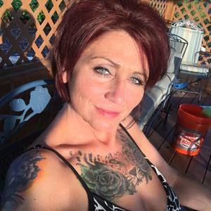 Meet your Posher, Demeka