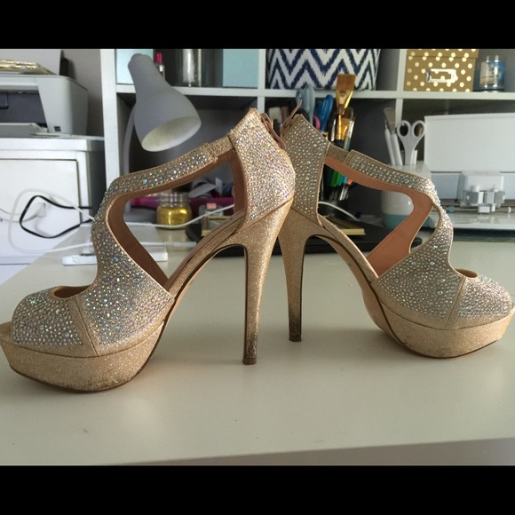 Heels - Picture 2 of 4