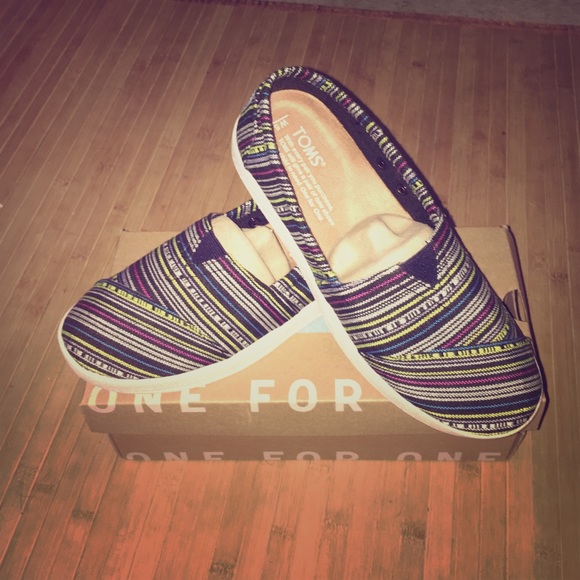 TOMS shoes