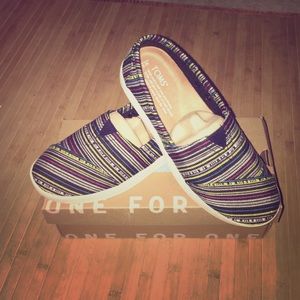 TOMS shoes