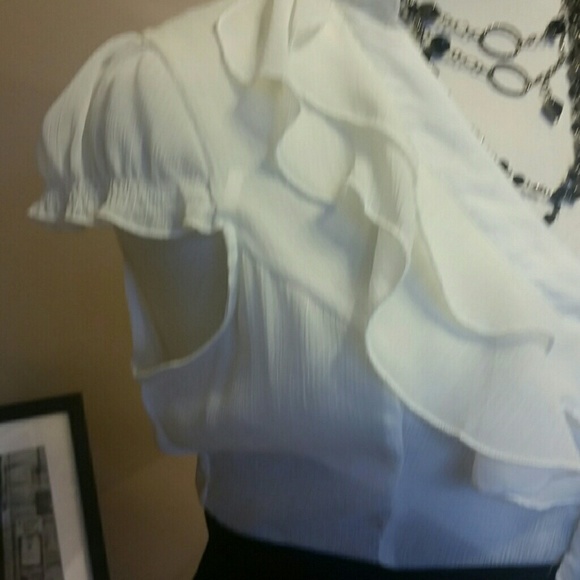 Cream/black ruffled blouse - Picture 3 of 4