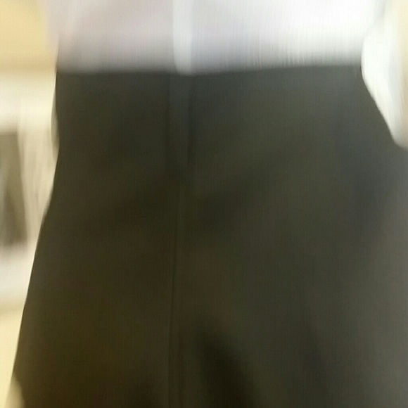 Cream/black ruffled blouse - Picture 4 of 4