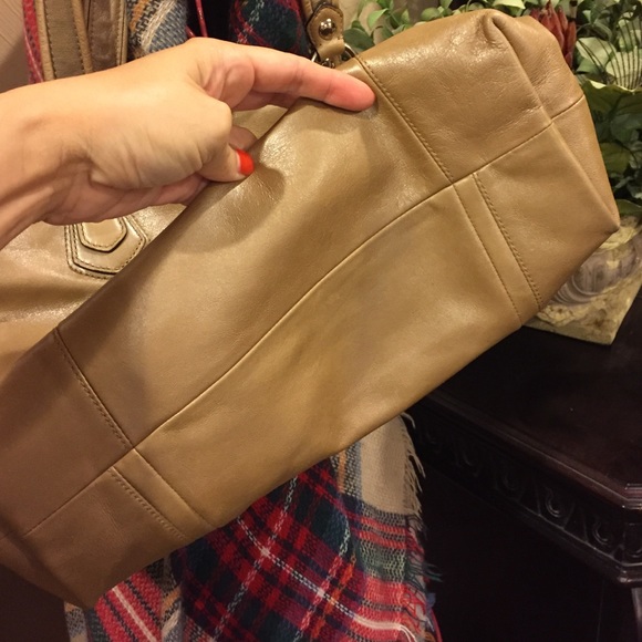 Golden Tan leather Coach purse - Picture 4 of 4