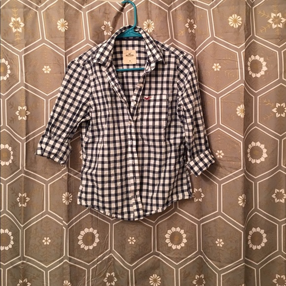 Plaid hollister button down ❤️