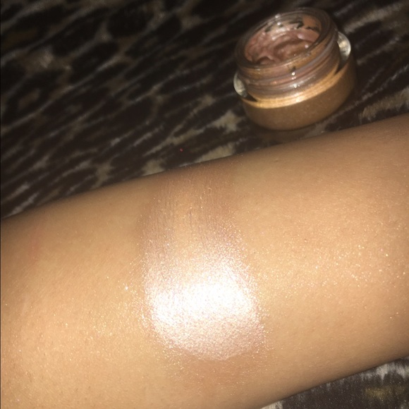 Homemade pigmented Highlighter - Picture 1 of 3