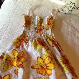 Sun dress, elastic around the breast area