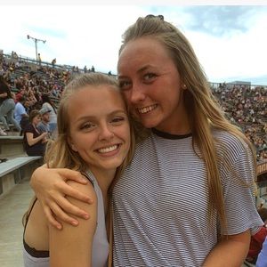 Meet your Posher, Abbey