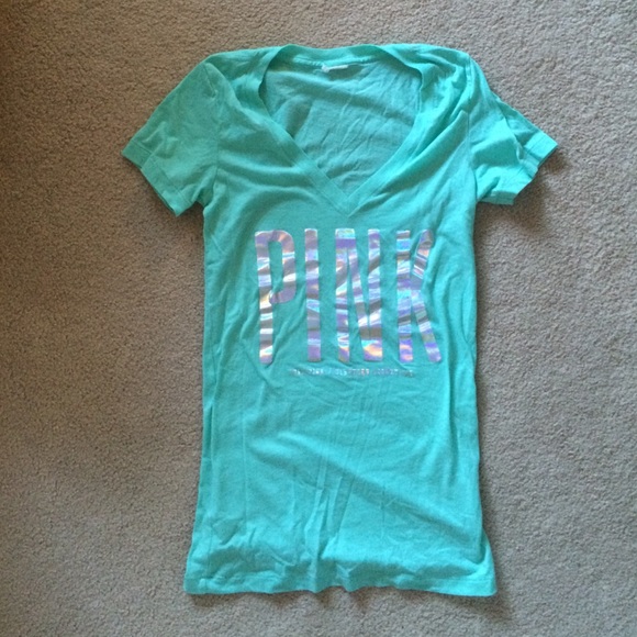 Teal v-neck tee