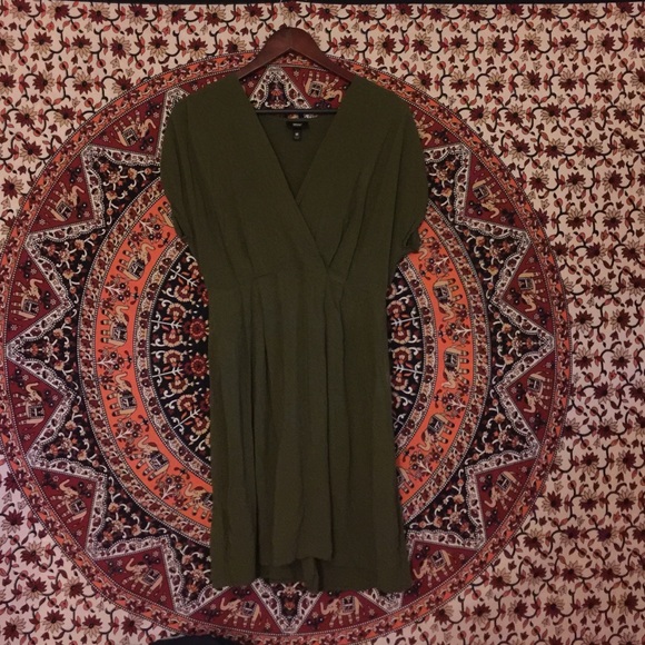 Forest green short sleeved dress