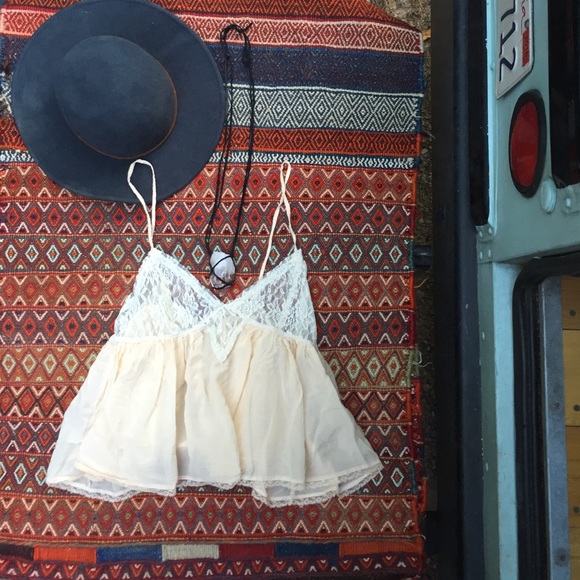 Free people camisole ✨🌿