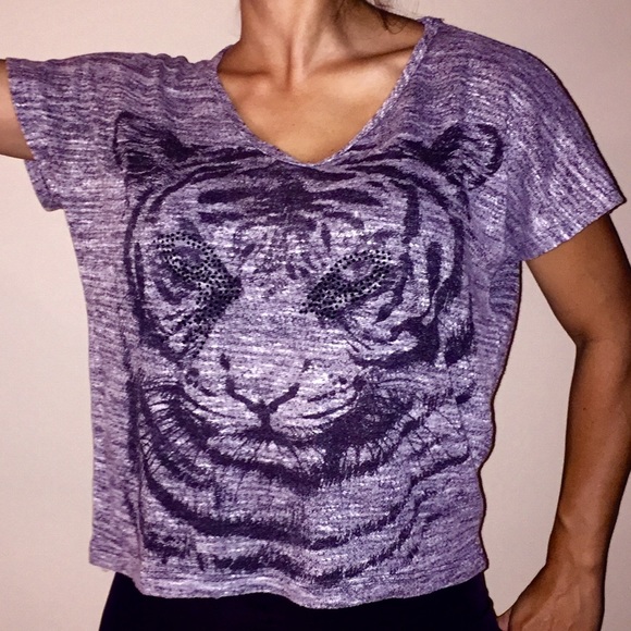 Black white grey tiger face shirt