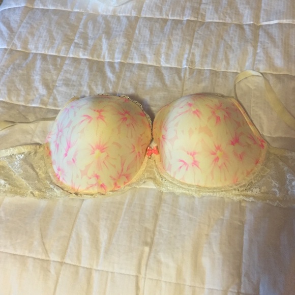 Victoria's Secret 38DD floral bra