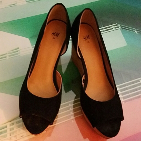 Black Wedge